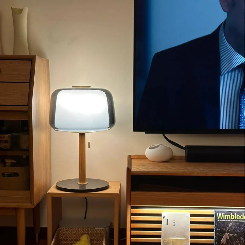 Moderne skandinavische Tischlampe