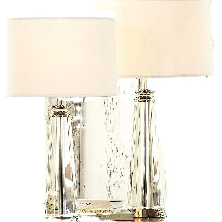 Elegante zeitgenössische Tischlampe