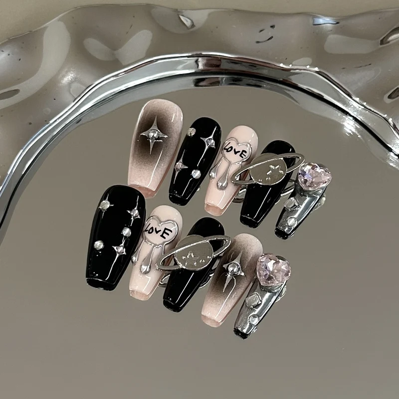 Thematisches, vom Weltraum inspiriertes Press-On Nagelkunst-Set