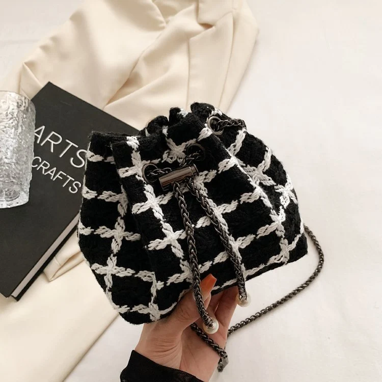 Woven Bucket Handtasche