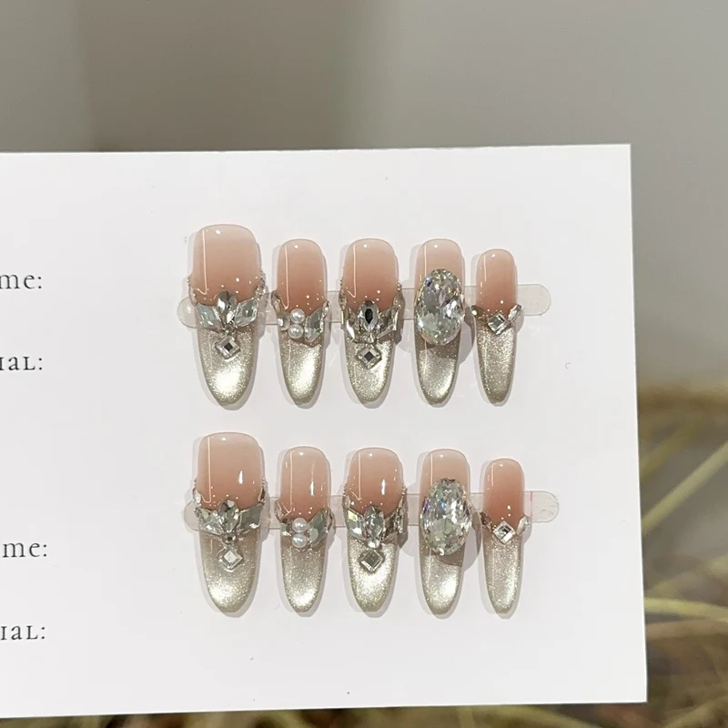 Glänzendes, mit Strass verziertes Press-On-Nagel-Set