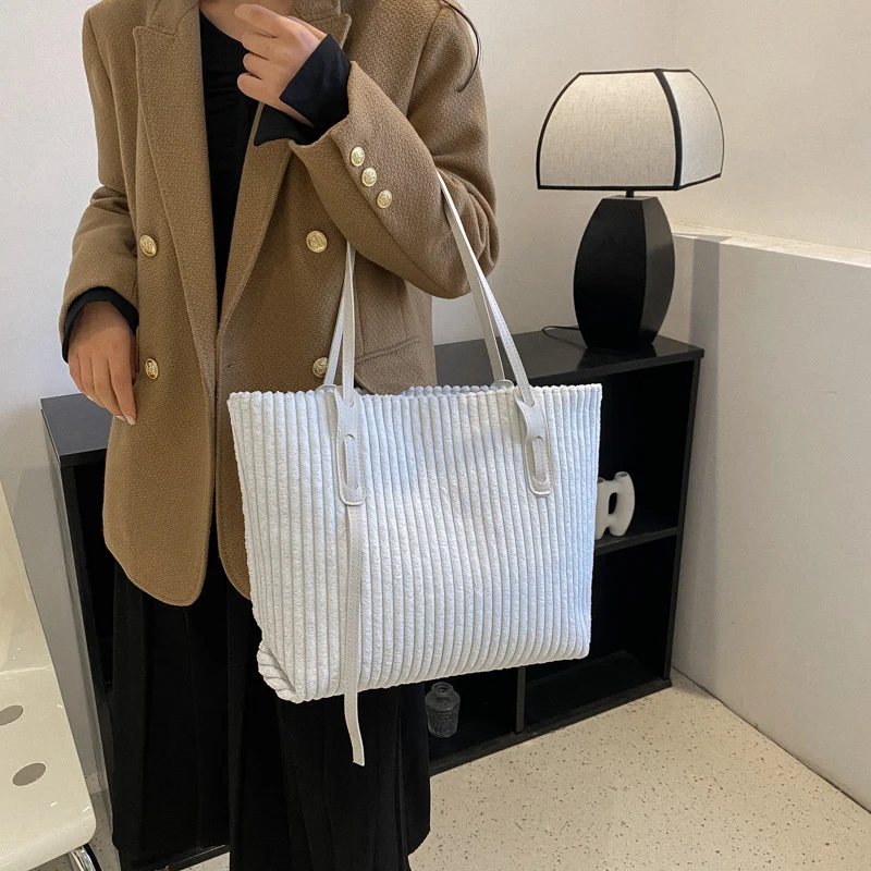 Strukturierte Velours-Tote-Tasche
