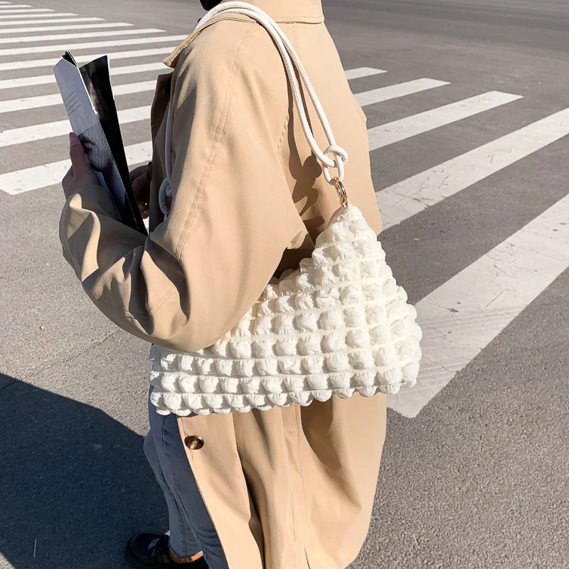 Strukturierte Plüsch-Handtasche
