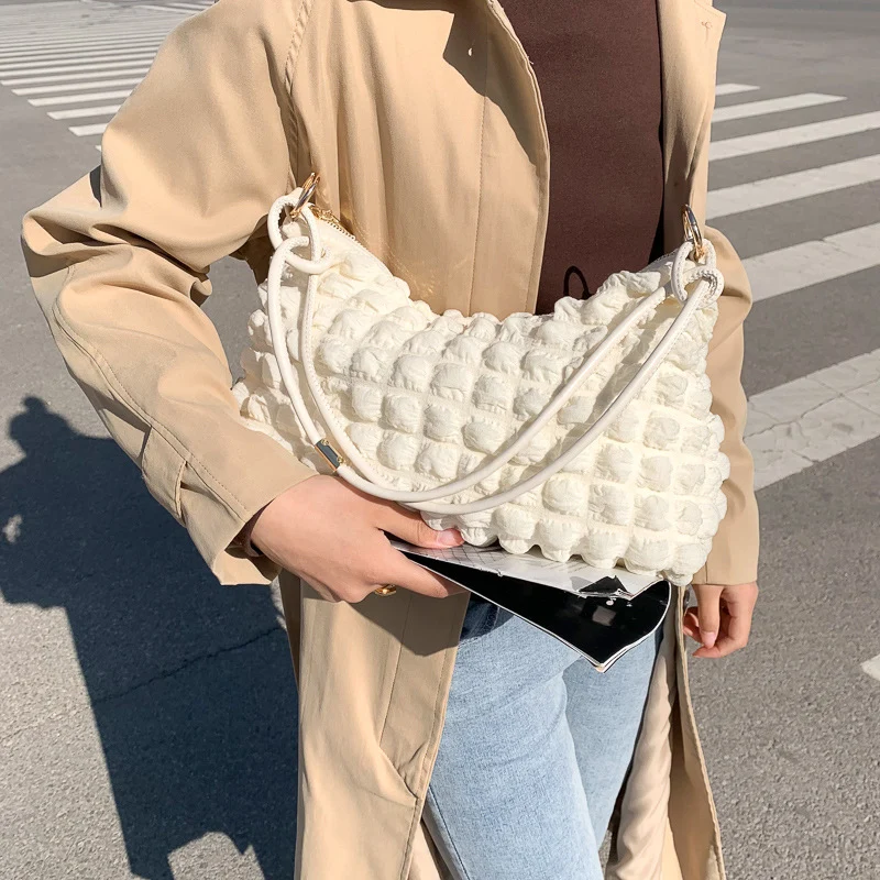 Strukturierte Plüsch-Handtasche