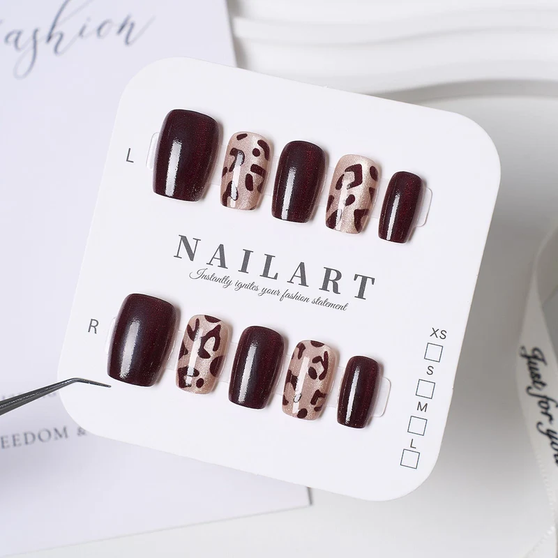 Stylisches Press-On-Nagelset