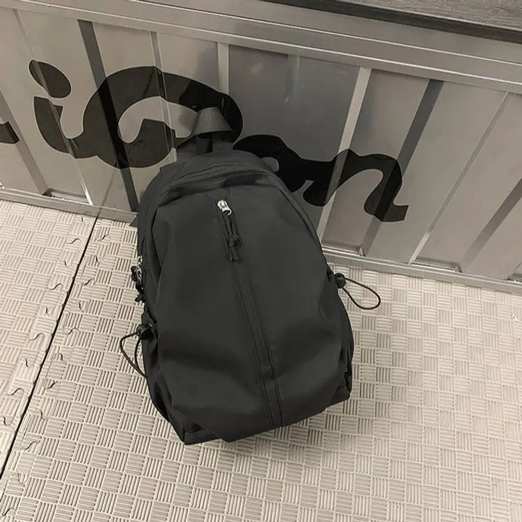 Moderner kompakter Reise-Rucksack Karnz