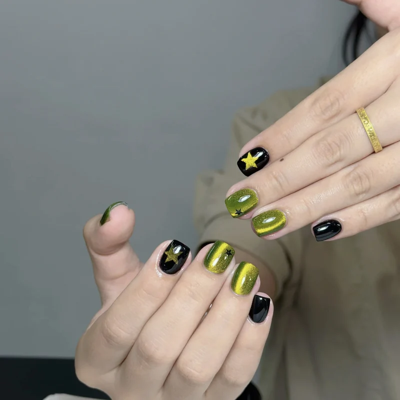 Stern-Verzierte Nagelkunst-Tipps