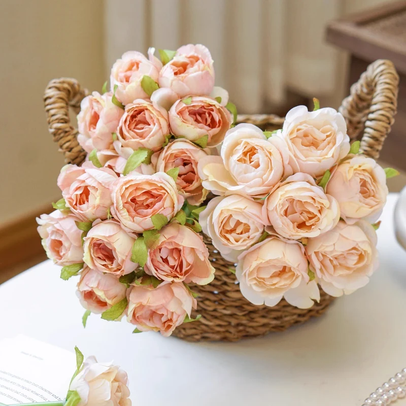 Realistisches Pfingstrose Blumengesteck
