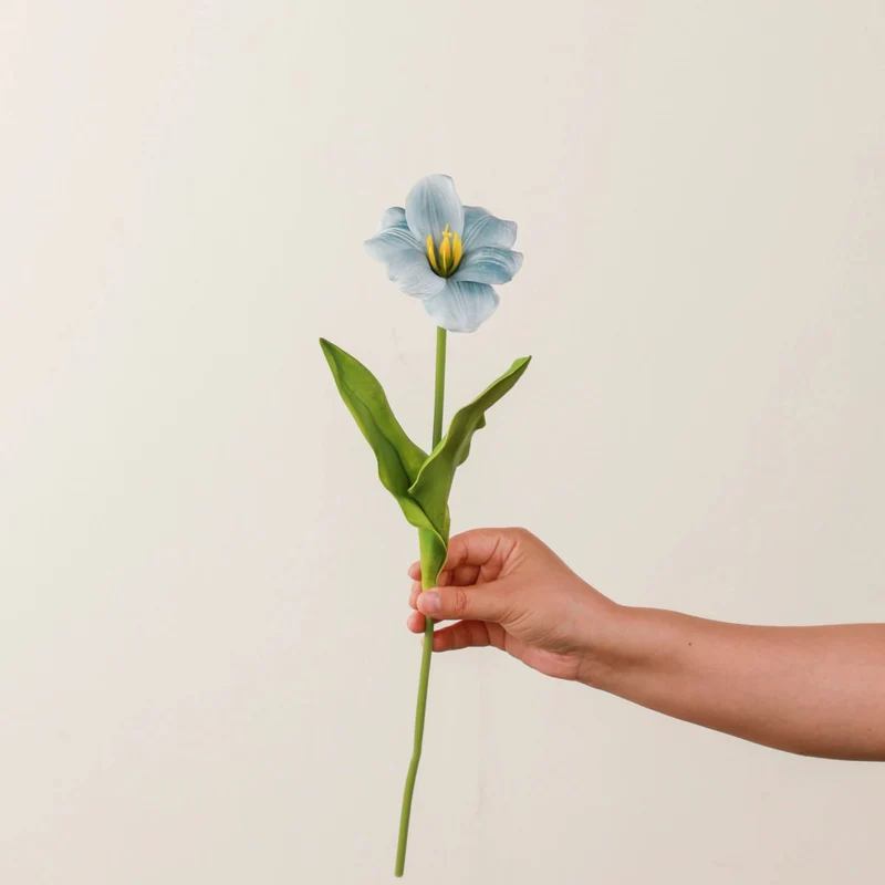 Realistische Orchideen-Blumenarrangement
