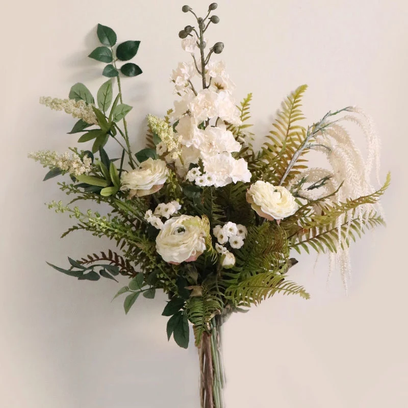 Üppiges Blumenarrangement