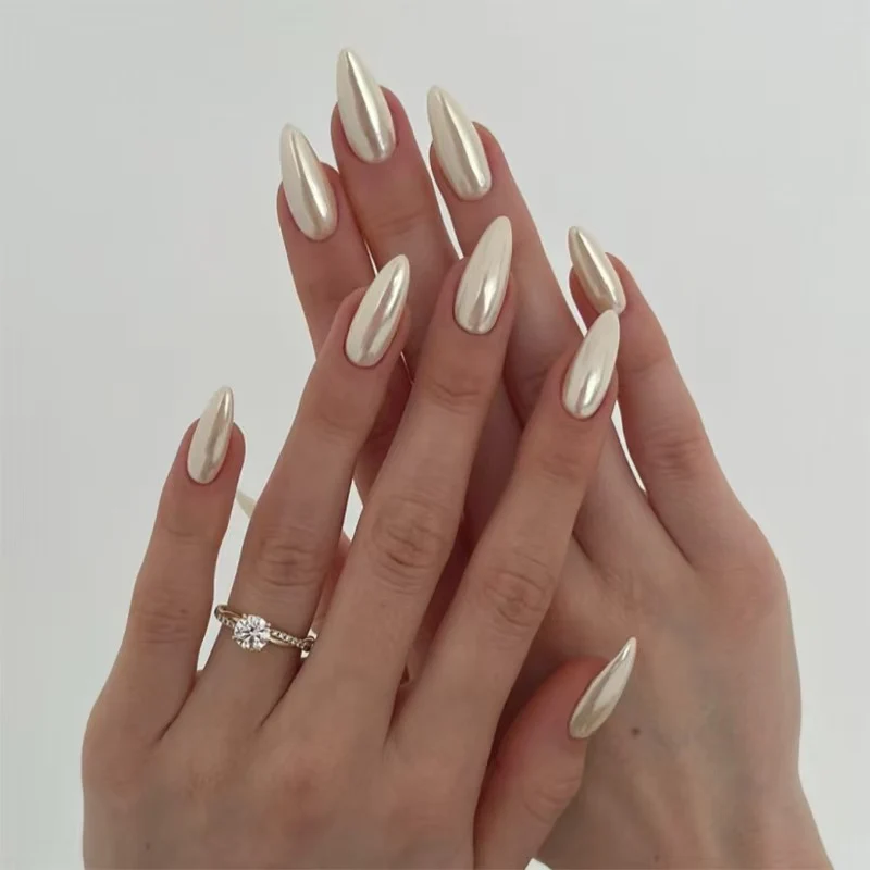 Glänzende elegante Stiletto Press-On Nägel