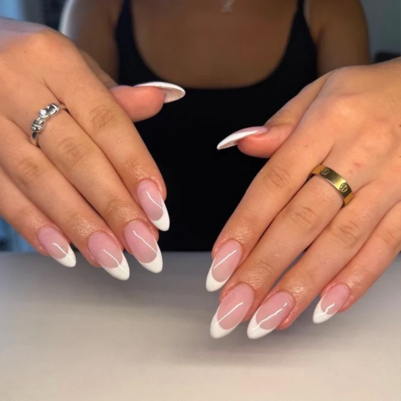 Elegante französische Tip Stiletto Nagelverstärkungen