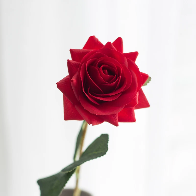 Künstlicher eleganter Rosenstiel