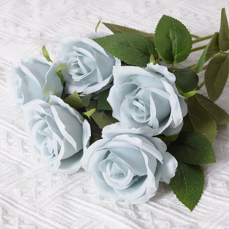 Elegante Seiden schwarze Rosenstiel