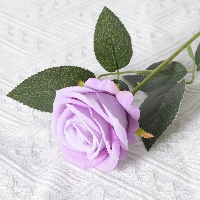 Elegante Seiden schwarze Rosenstiel