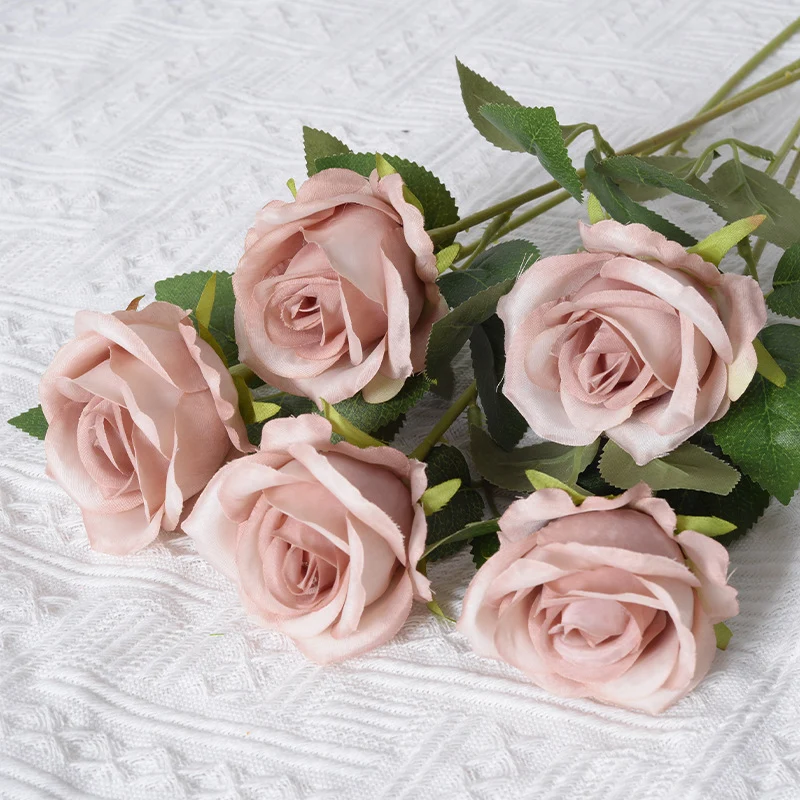 Elegante Seiden schwarze Rosenstiel