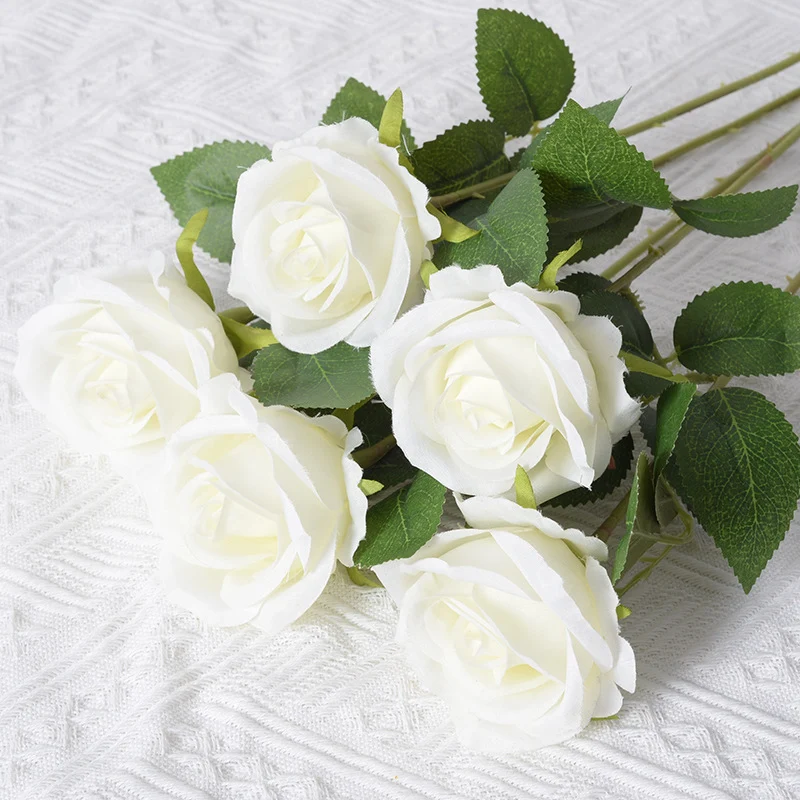 Elegante Seiden schwarze Rosenstiel