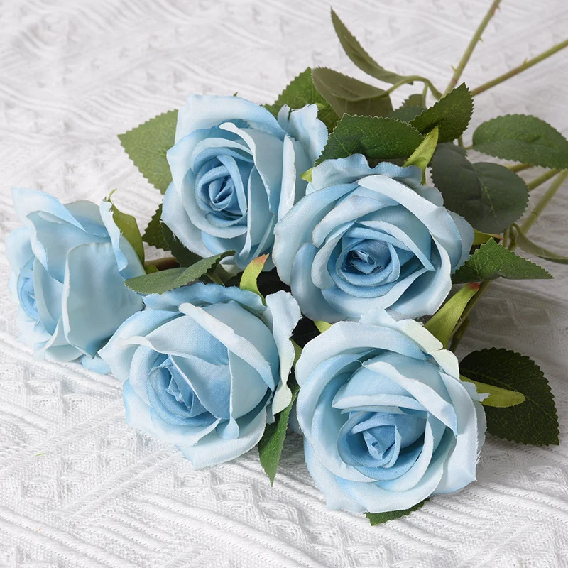 Elegante Seiden schwarze Rosenstiel