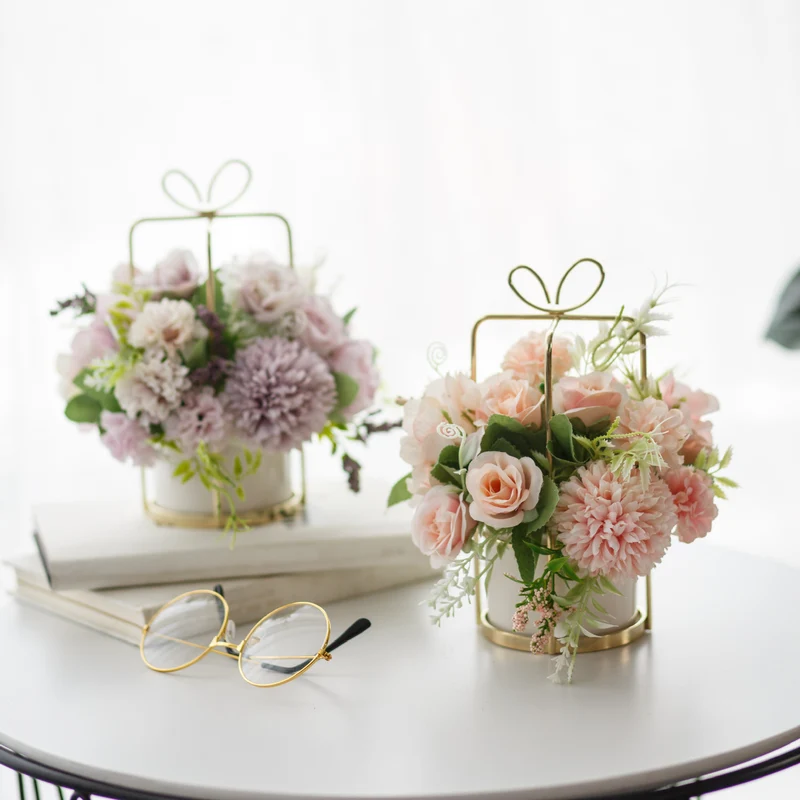 Elegante florale Tischarrangement 1790318257