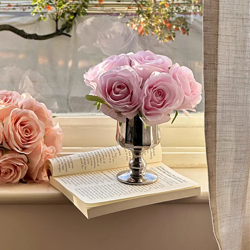 Elegante Kunst-Rosenblumen Arrangement