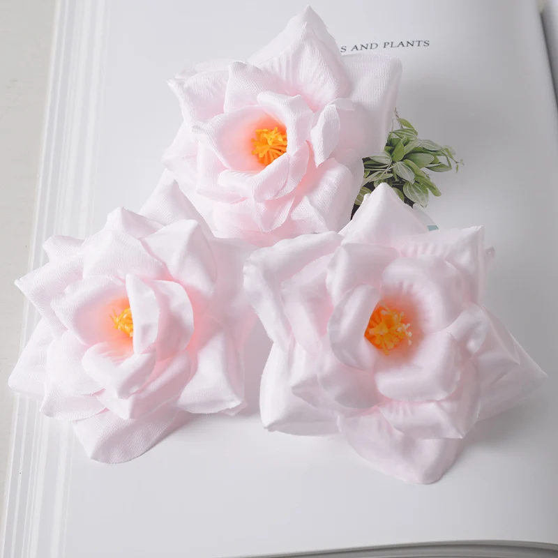 Elegante Stoffblumen-Haarsträuße
