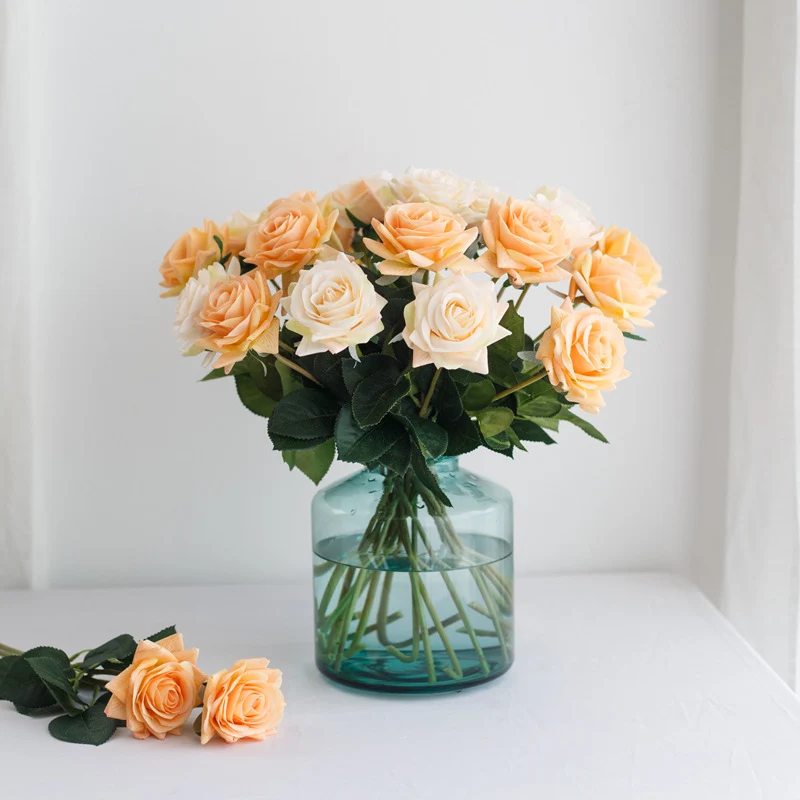 Realistische synthetische Rosenstiel