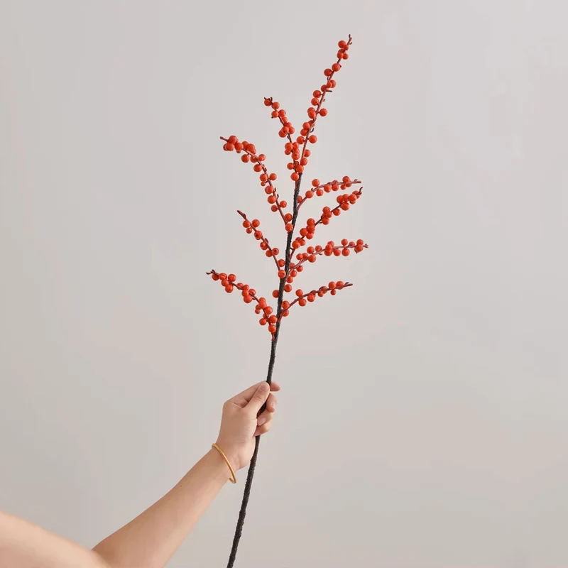 Natürlich aussehende Blumen Dekoration