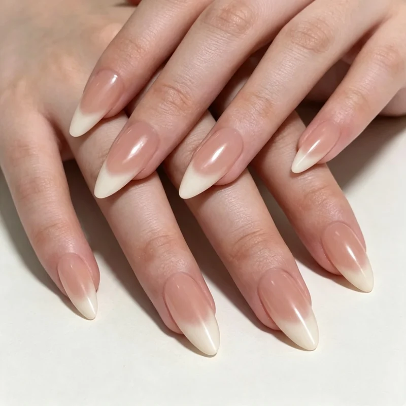 Elegante Stiletto-Gel-Nagelverlängerungen