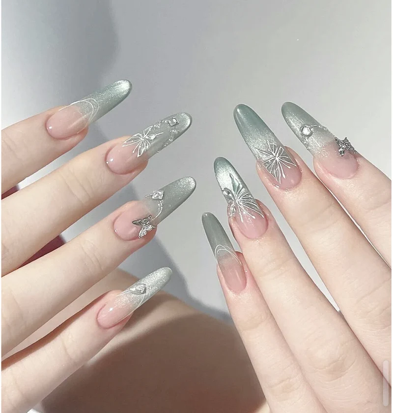 Elegante Stiletto-Gel-Nagelkunstverzierung