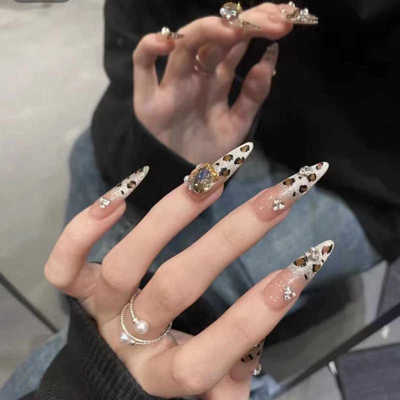 Haltbare Gel-Nagelerweiterungen