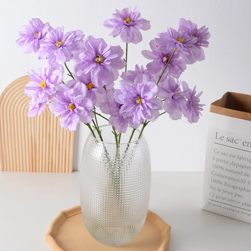 Dekorative Stoffblumenstielanordnung