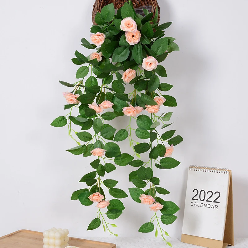 Dekorative hängende Blumenanordnung