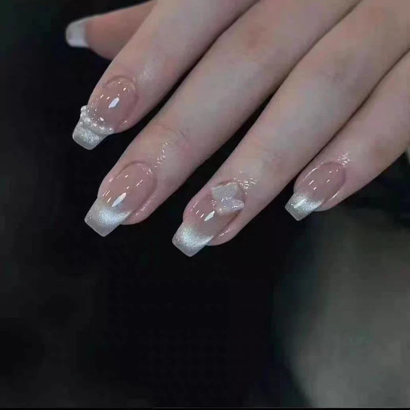 Elegante Schmetterlings-Nagelkunstverlängerungen