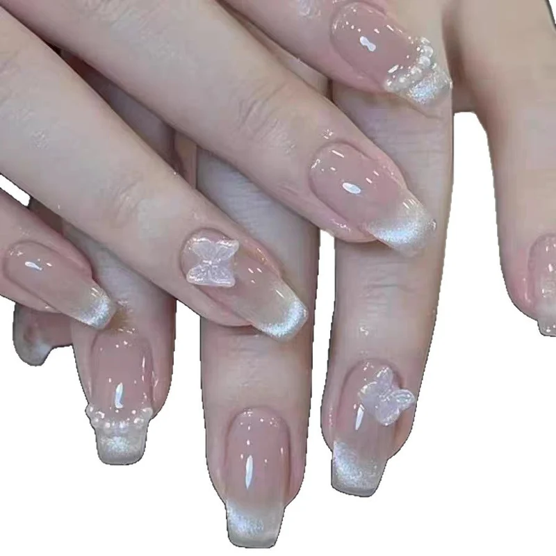 Elegante Schmetterlings-Nagelkunstverlängerungen