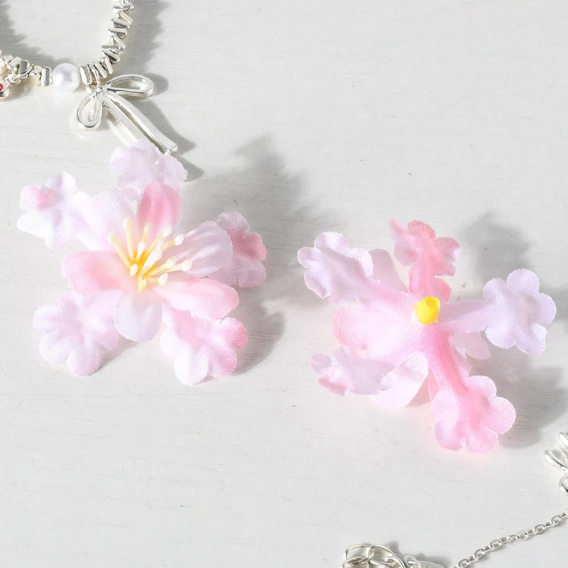 Florale dekorative Haarschmuck