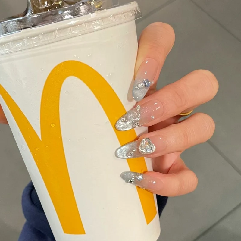 Elegante Ombre Stiletto Nagelverlängerungen