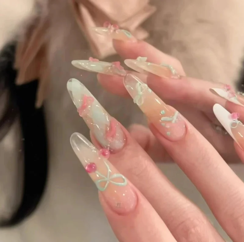 Elegante Ombre Stiletto Nagelverlängerungen