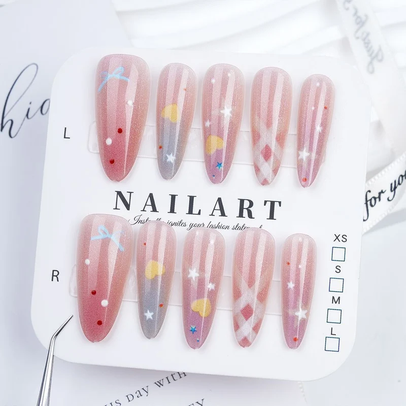Dekorativer Stiletto Press-On Nagelset