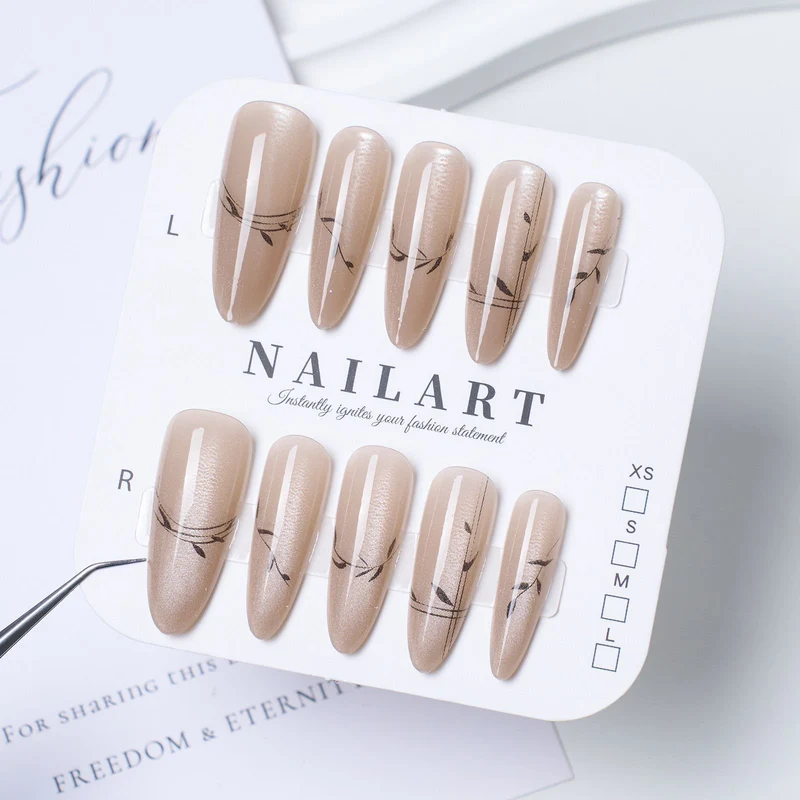 Dekorativer Stiletto Press-On Nagelset