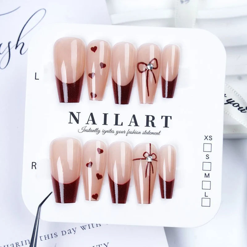 Dekorativer Stiletto Press-On Nagelset