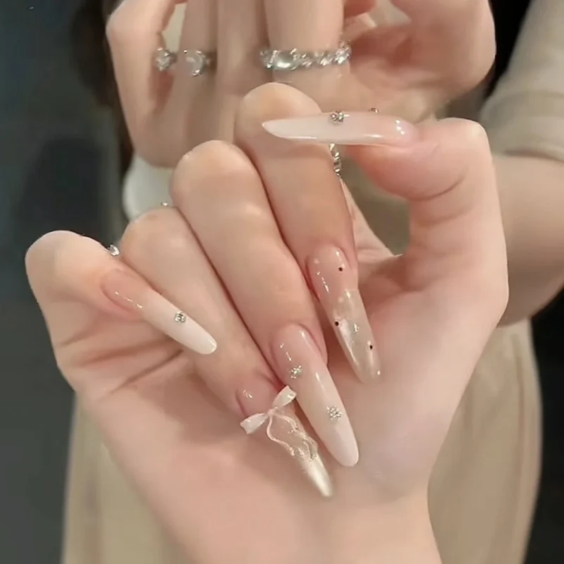 Dekorative Stiletto Press-On Nagelverlängerungen