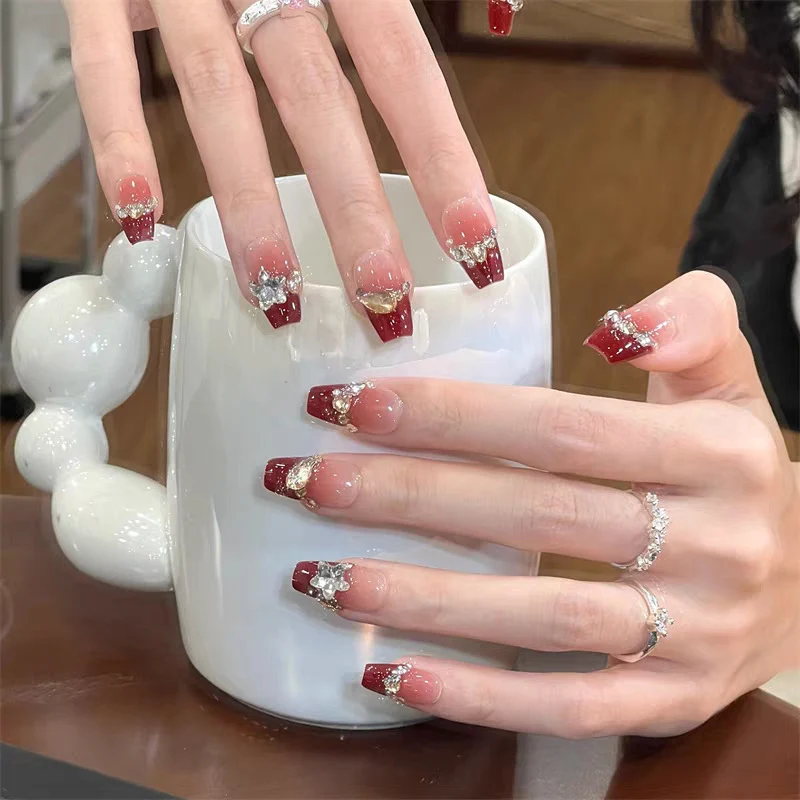 Elegantes Nagelkunst Press-On-Set