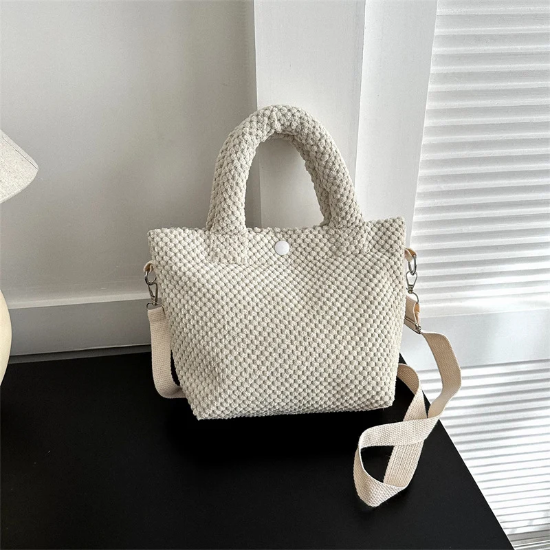 Stylische weiche Stoffhandtasche