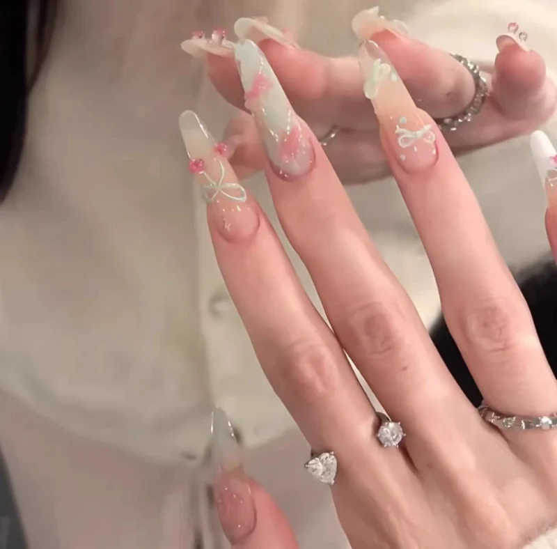 Elegante lange Stiletto-Nagelverstärkungen