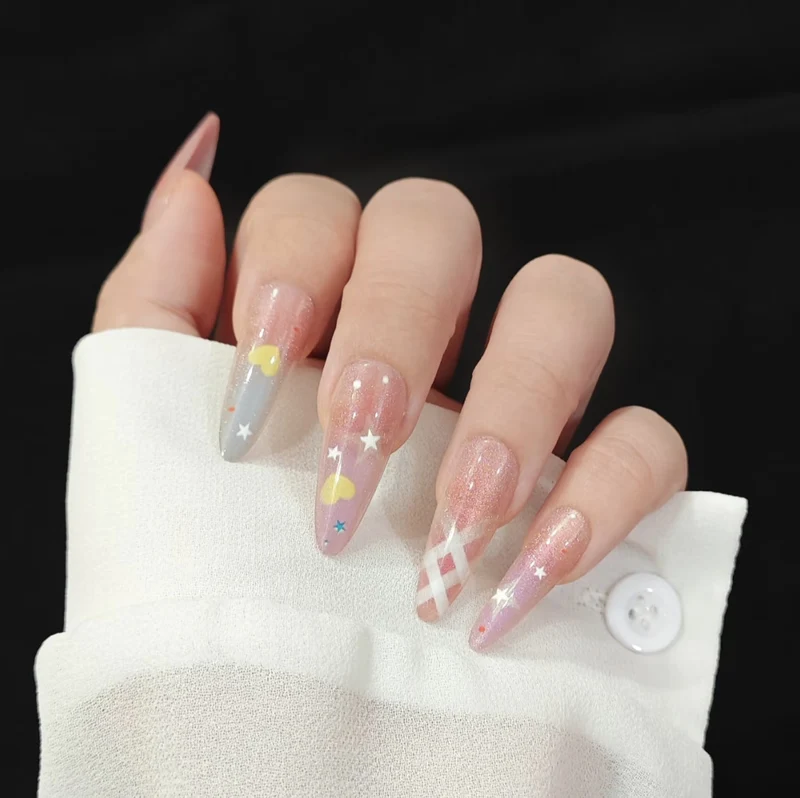Elegante lange Stiletto-Nagelverstärkungen