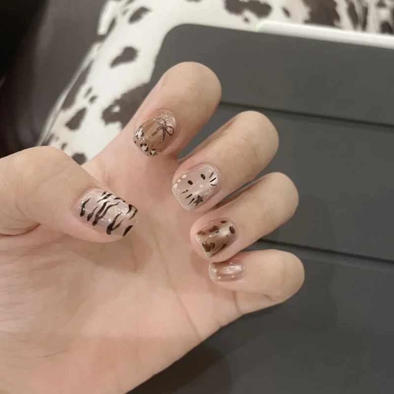 Elegante Glänzende Gel-Nagelverlängerungen