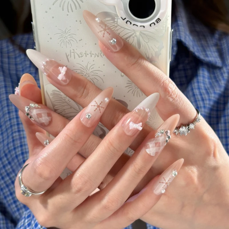 Elegante Glänzende Gel-Nagelverlängerungen