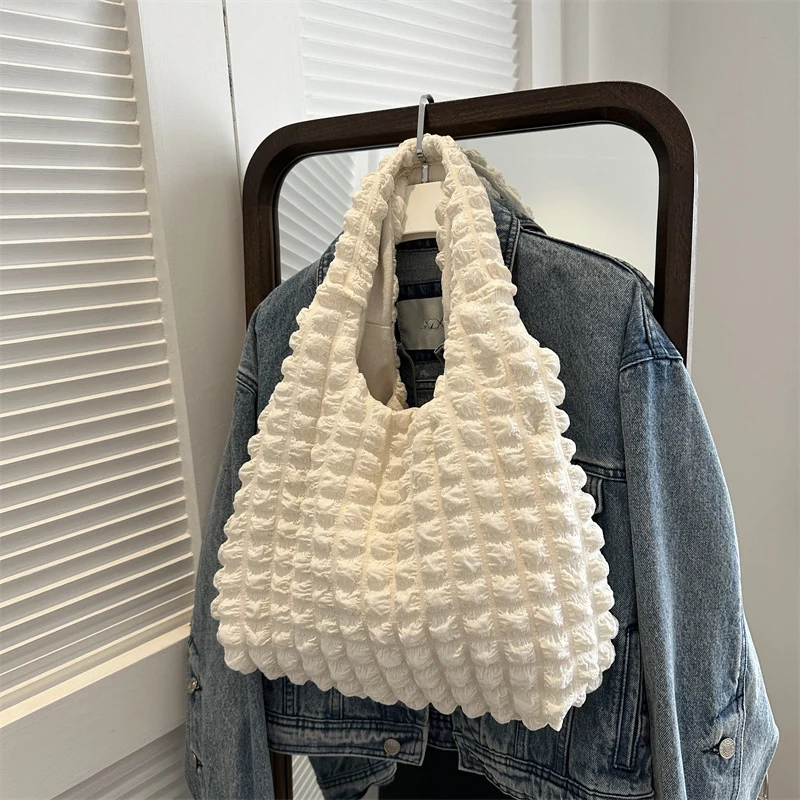 Texturierte Strick-Hobo-Tasche