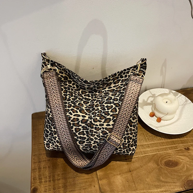 Stylische Tierdruck Schultertasche