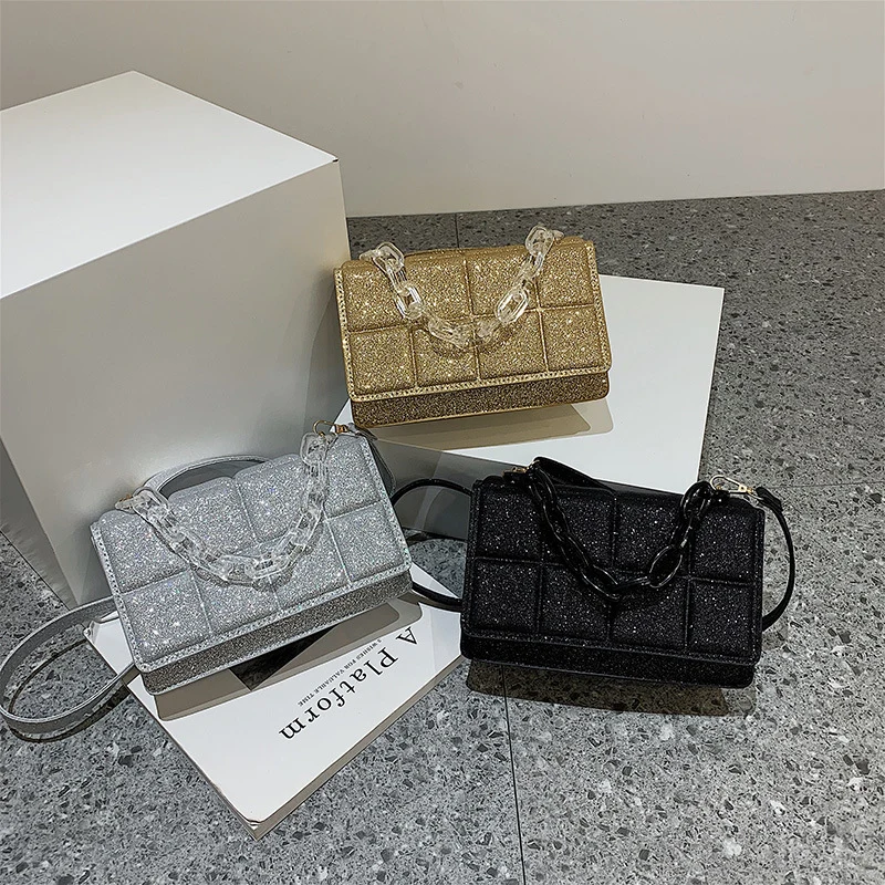 Strukturiertes Abendhandtasche mit Kettengriffen